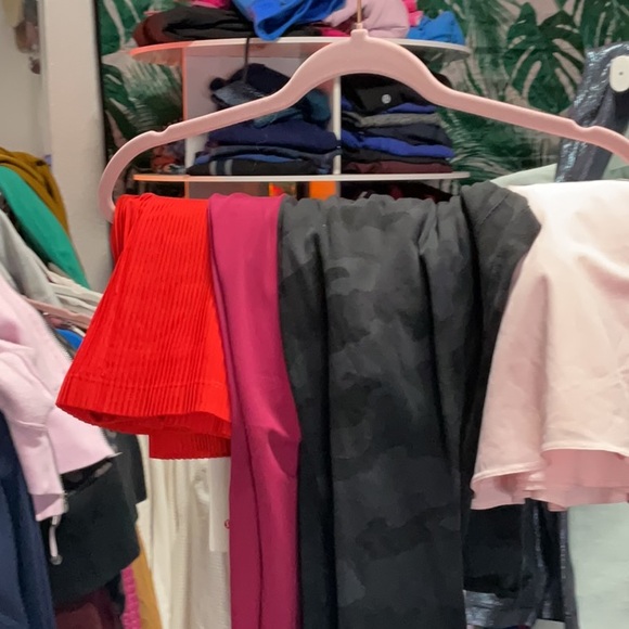 Lululemon 2 skorts & 2 leggings - Picture 9 of 9